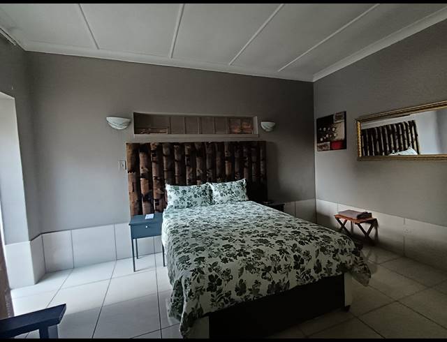 10 BEDROOM HOUSE FOR SALE IN THREE RIVERS